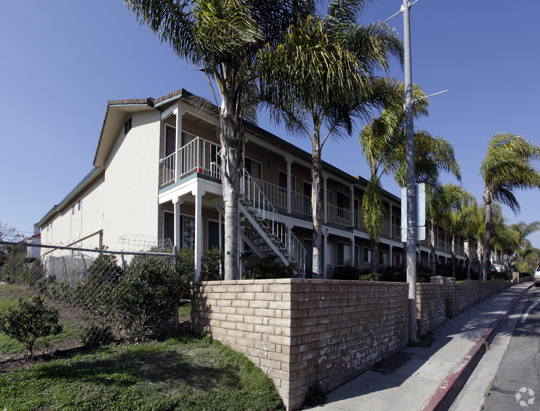 Primary Photo - St. Francis Apartments