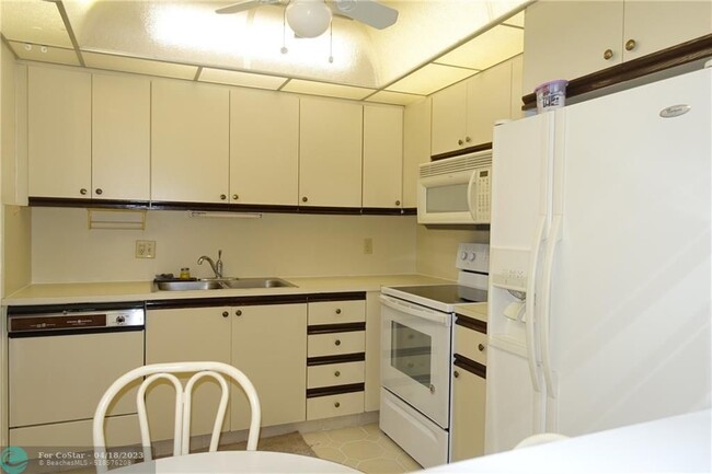 Foto del edificio - 3304 Aruba Way