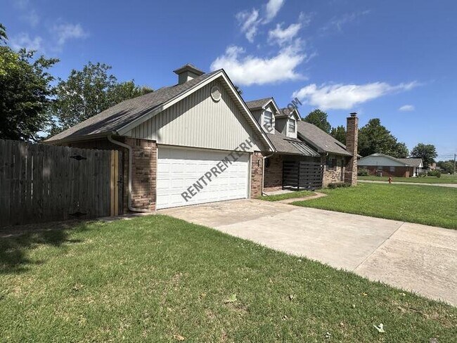 Photo - 4200 NW 53rd St House