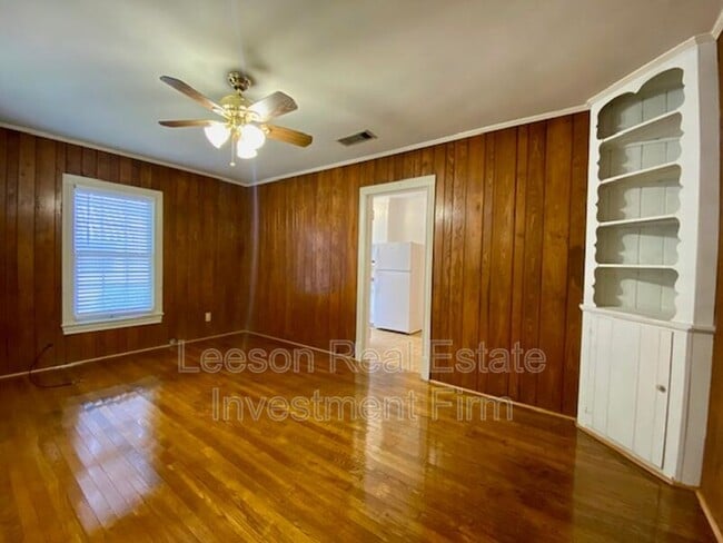 Building Photo - 3429 Beverly Pl