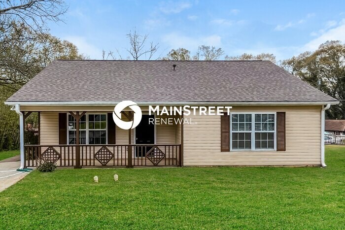 Foto principal - 3 Bedroom Pet-Friendly Home in Marietta, GA with Main Street Renewal