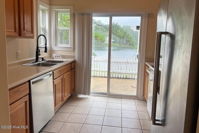 Foto del edificio - 1032 Lake Norman Ln