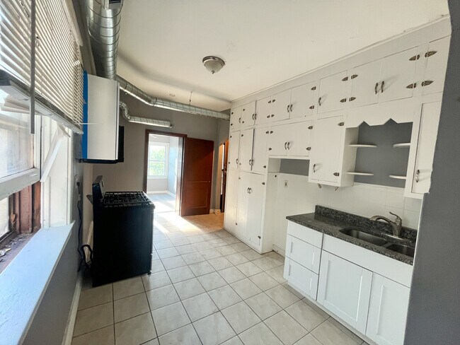 Foto del edificio - 5126 S Michigan Ave