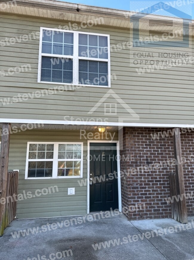 Building Photo - 1207 Holly Ave