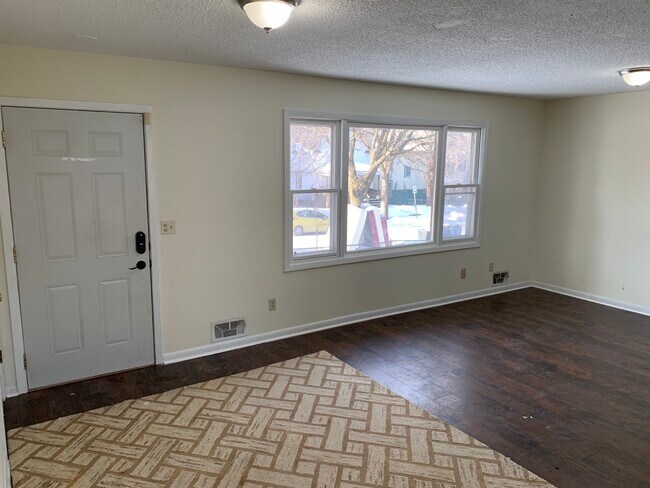 Foto del edificio - 2414 N Ilion Ave