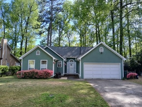 Building Photo - 729 Cherry Dr