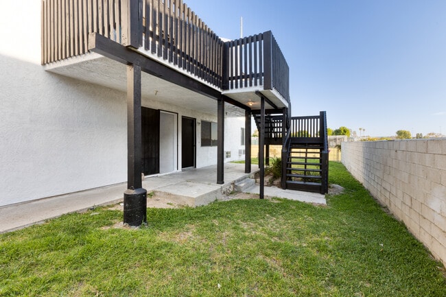 Photo - 3296 Franklin Ave Apartment