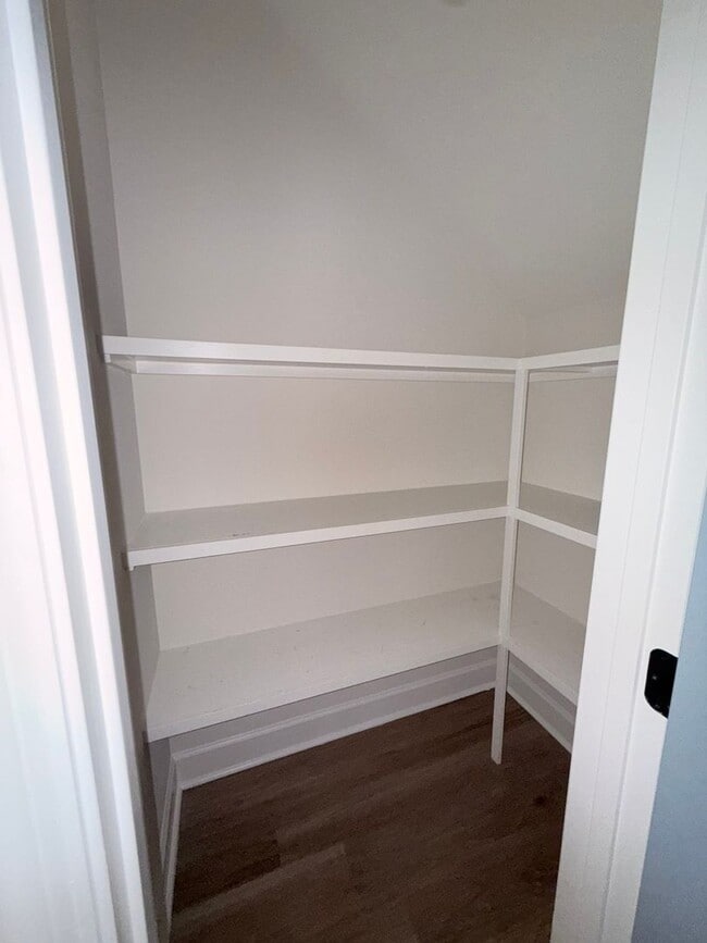 Building Photo - 1323 N Bronough St