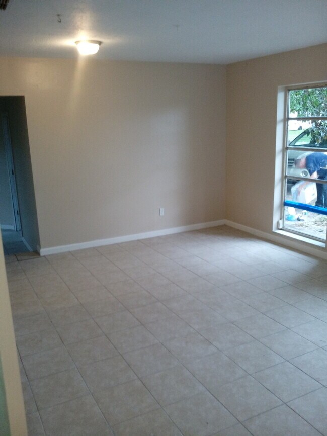 Foto del edificio - 3 Bed 1 Bath Home | Pet Friendly | Washer ...