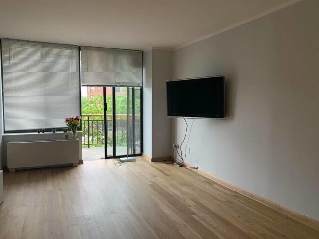 Foto del edificio - 3111 Ocean Pkwy
