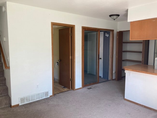 Foto del edificio - 733 Irwin St