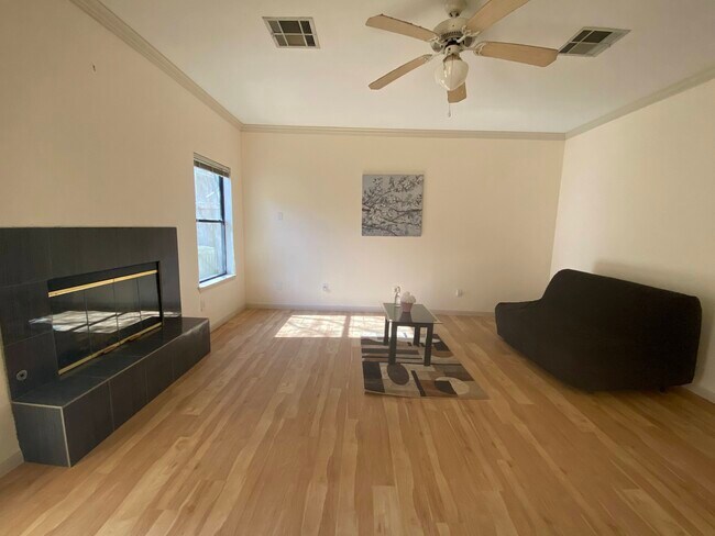 Foto del edificio - 12212 Brigadoon Ln