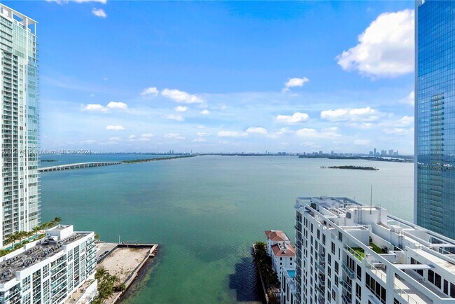 Foto del edificio - 460 NE 28th St