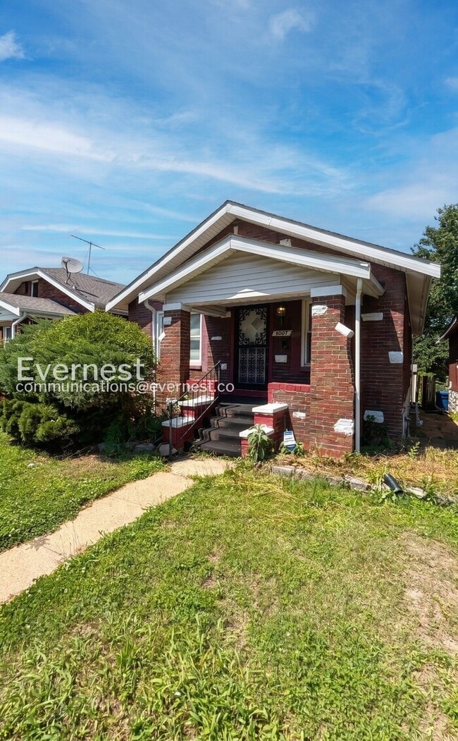 Building Photo - 4847 Calvin Ave