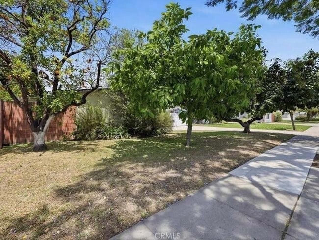 Building Photo - 1509 W Santa Clara Ave
