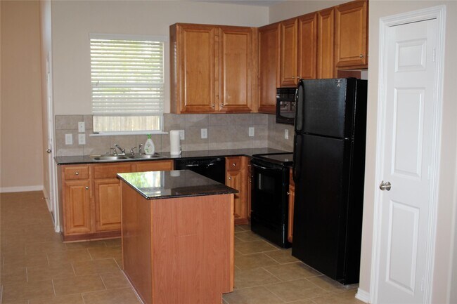 Building Photo - 919 Sterling Creek Cir