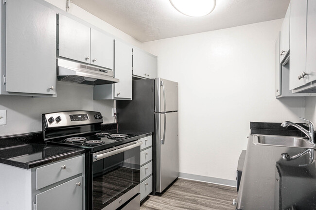 Hillside Garden Apartments - Apartments in San Mateo, CA | Apartments.com