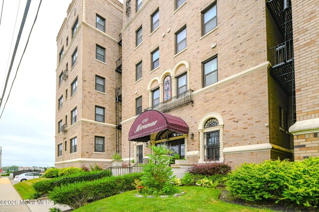 Foto del edificio - 1700 Webb St