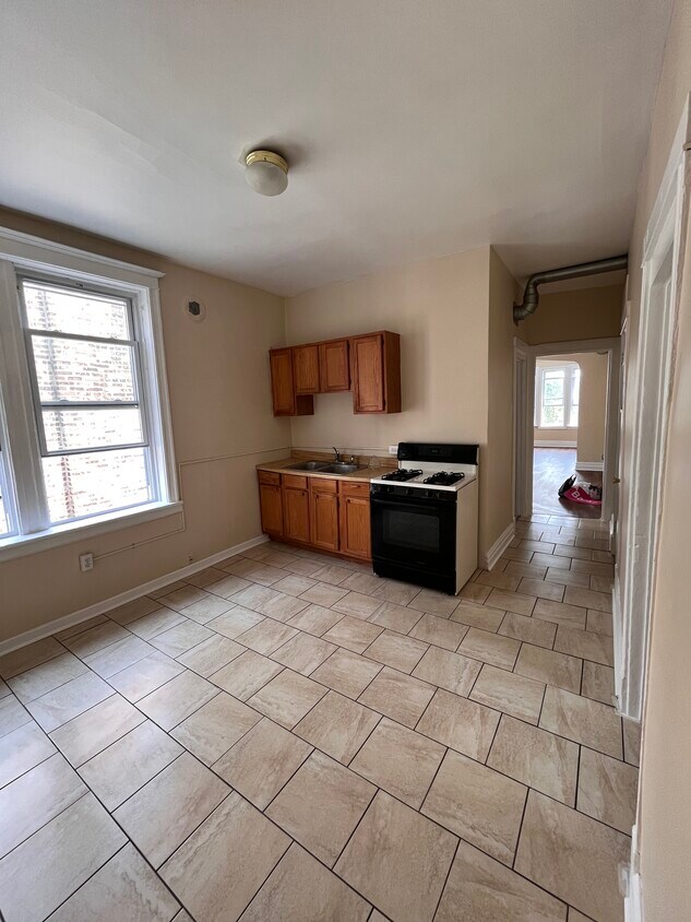 Kitchen Pic 3 - 2630 W Iowa St