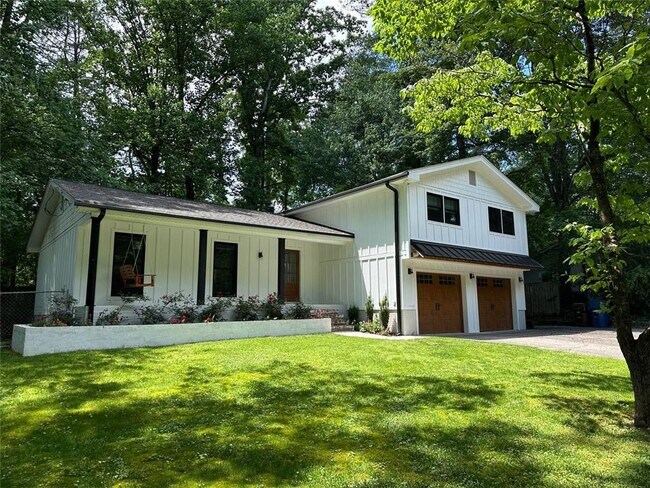 Building Photo - 110 John Christopher Dr