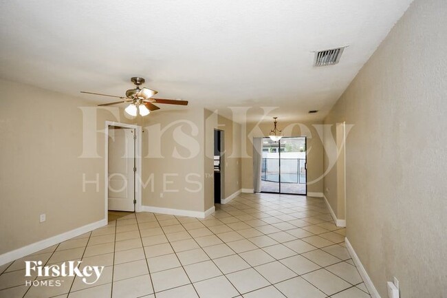 Foto del edificio - 11310 NW 38th Pl