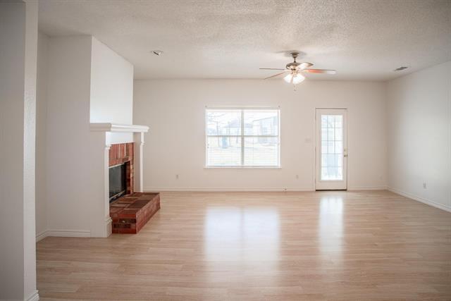 Foto del edificio - 6985 Meadow Ridge Cir