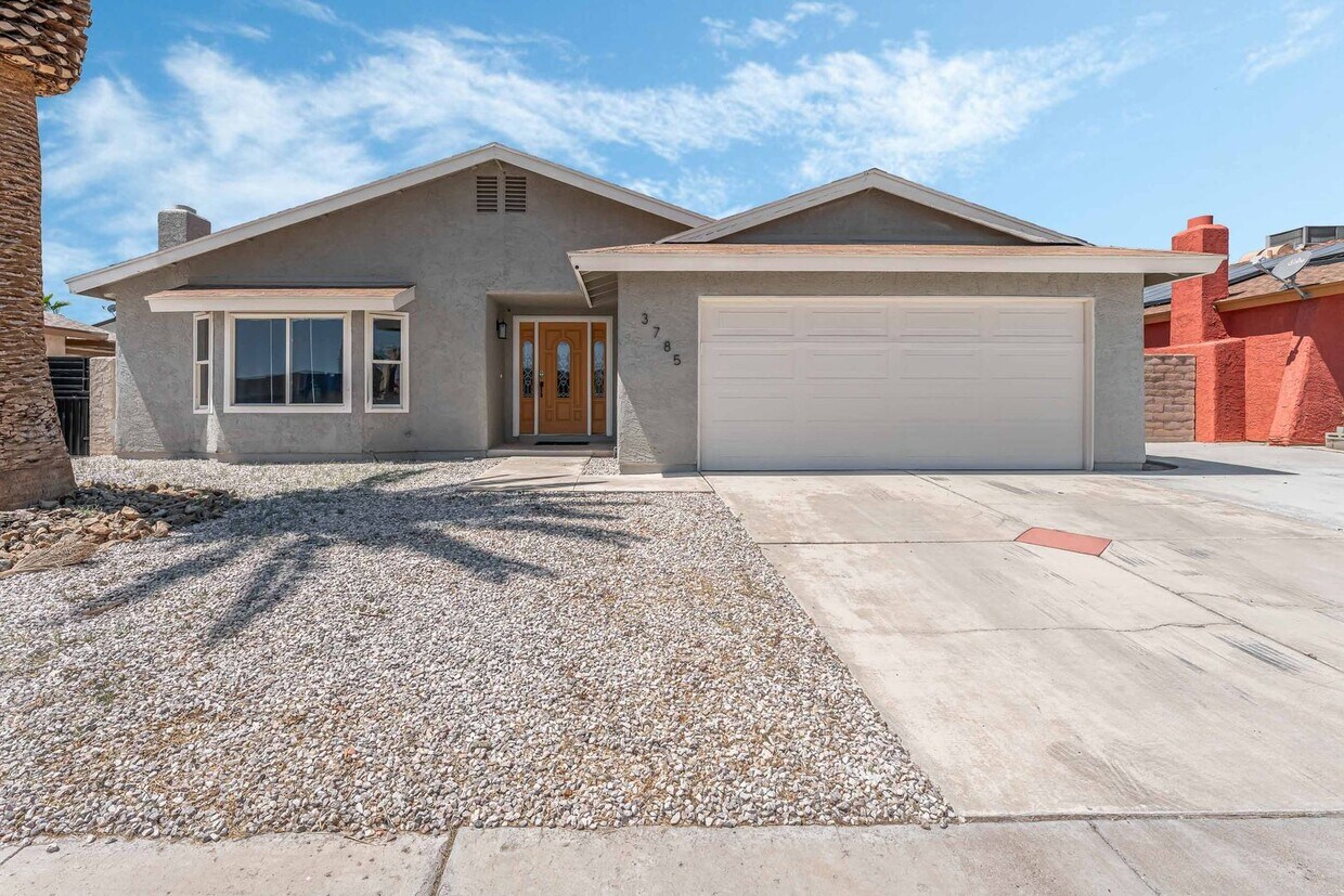 Primary Photo - Modern Oasis with Pool Retreat!