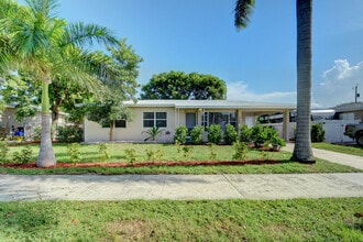 Building Photo - 1749 15th Ave N