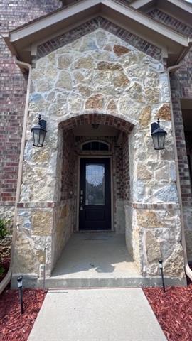 Building Photo - 2405 Larimar Dr