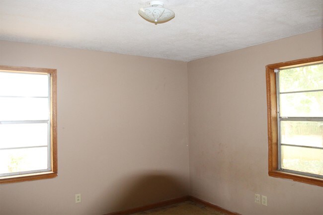 Building Photo - 804 Cason St