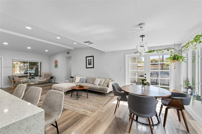 Foto del edificio - 1704 SW 9th St