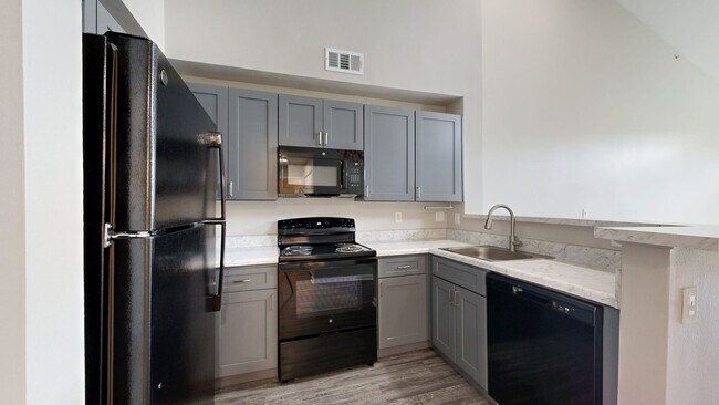 Interior Photo - 20 Lambourne
