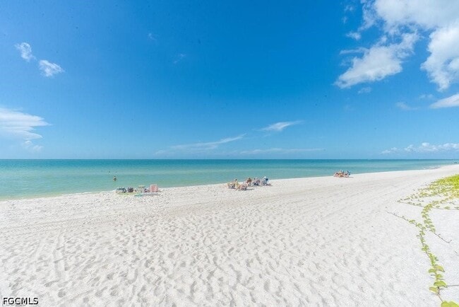 Foto del edificio - 10475 Gulf Shore Dr
