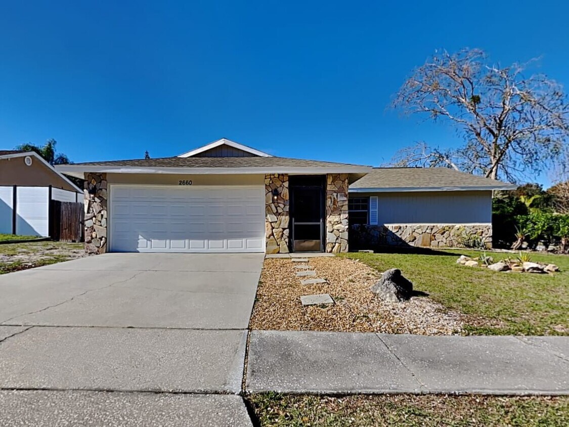 Primary Photo - 2660 Knoll St E