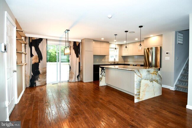 Foto del edificio - 8844 Mourning Dove Ct