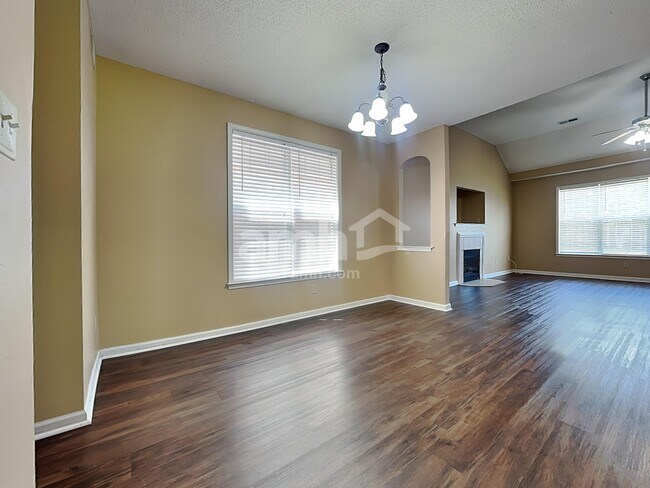 Foto del edificio - 8739 Overcup Oaks Dr