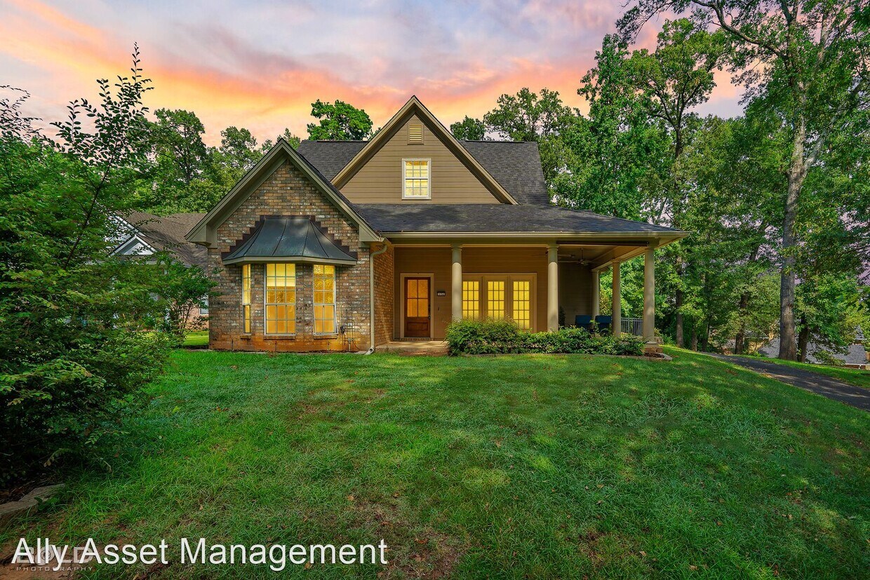 Primary Photo - 5 br, 4 bath House - 134 Dogwood South Lane