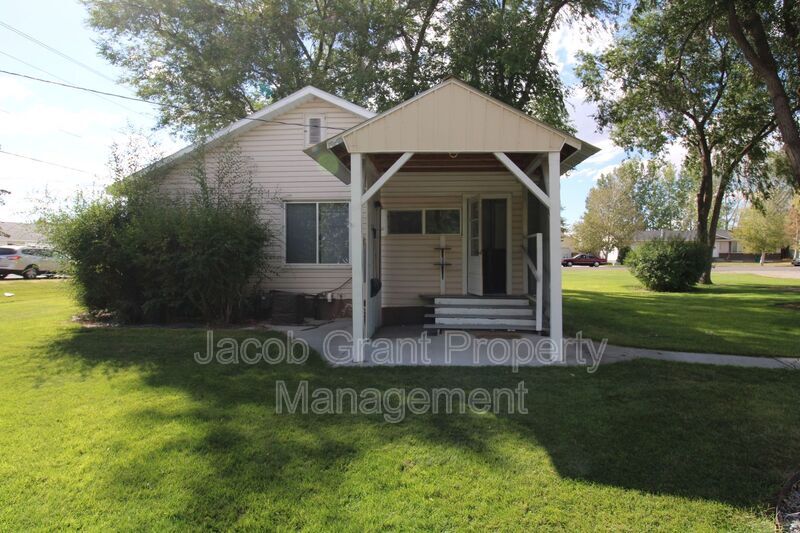 Primary Photo - 2985 E Sunnyside Rd