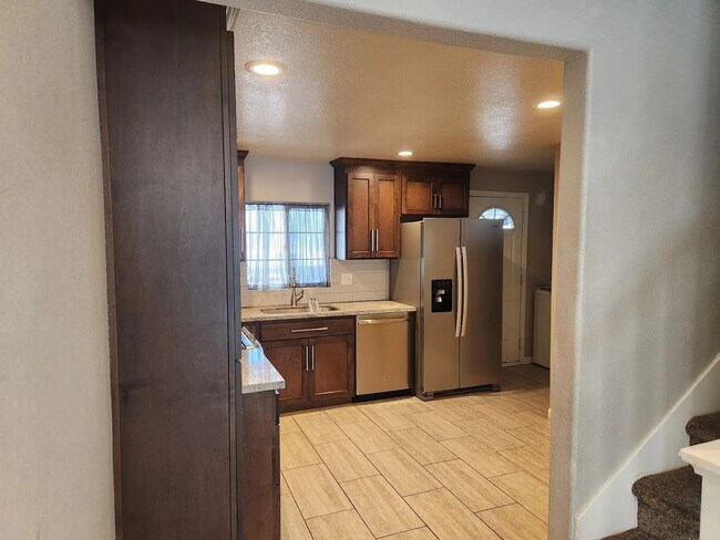 Foto del edificio - 943 Shearer St