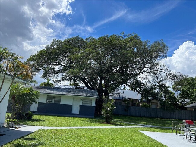 Foto del edificio - 325 NE 2nd St