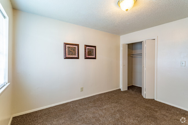 2BR / 1BA - 850 SF: Bedroom 1 - South Glen Apartments