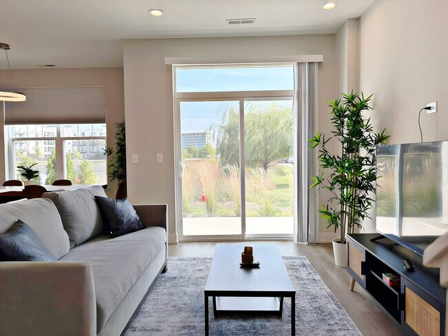 Foto del edificio - 28417 Torch Pkwy