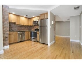 Building Photo - 95 Gainsborough St
