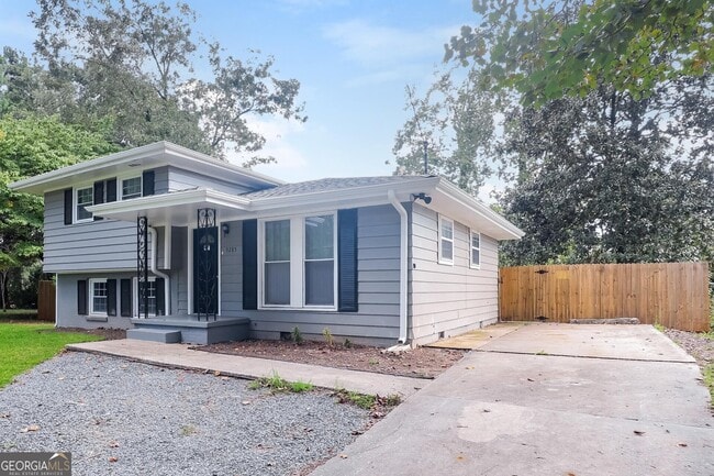 Building Photo - 5285 Chantilly Terrace