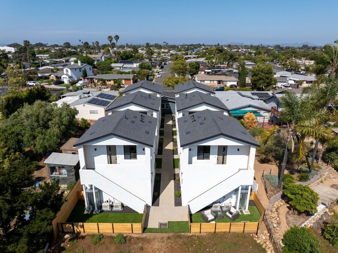 Primary Photo - Beautiful Top Floor 1 bed with a view!