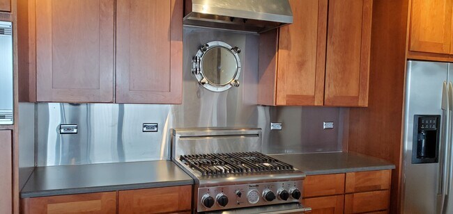 Kitchen - 2899 N Speer Blvd