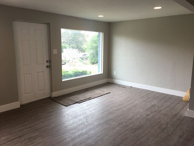 Foto del edificio - Three Bedroom Townhome;  Farmington, 1,100...