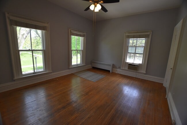 Building Photo - 135 N Brainard St
