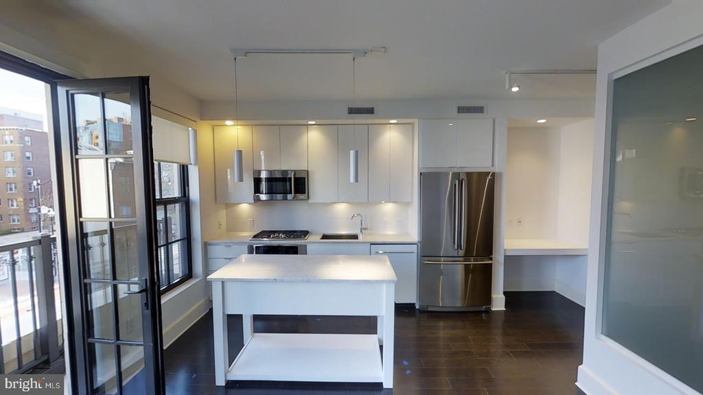 Foto principal - 1011 M St NW
