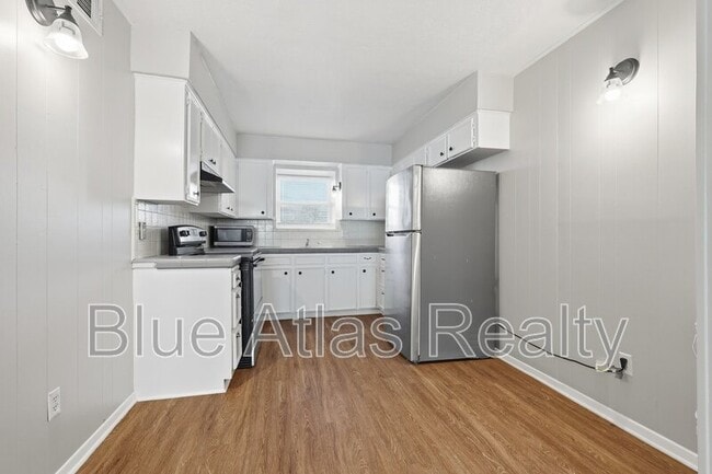 Building Photo - 225 Bryan St